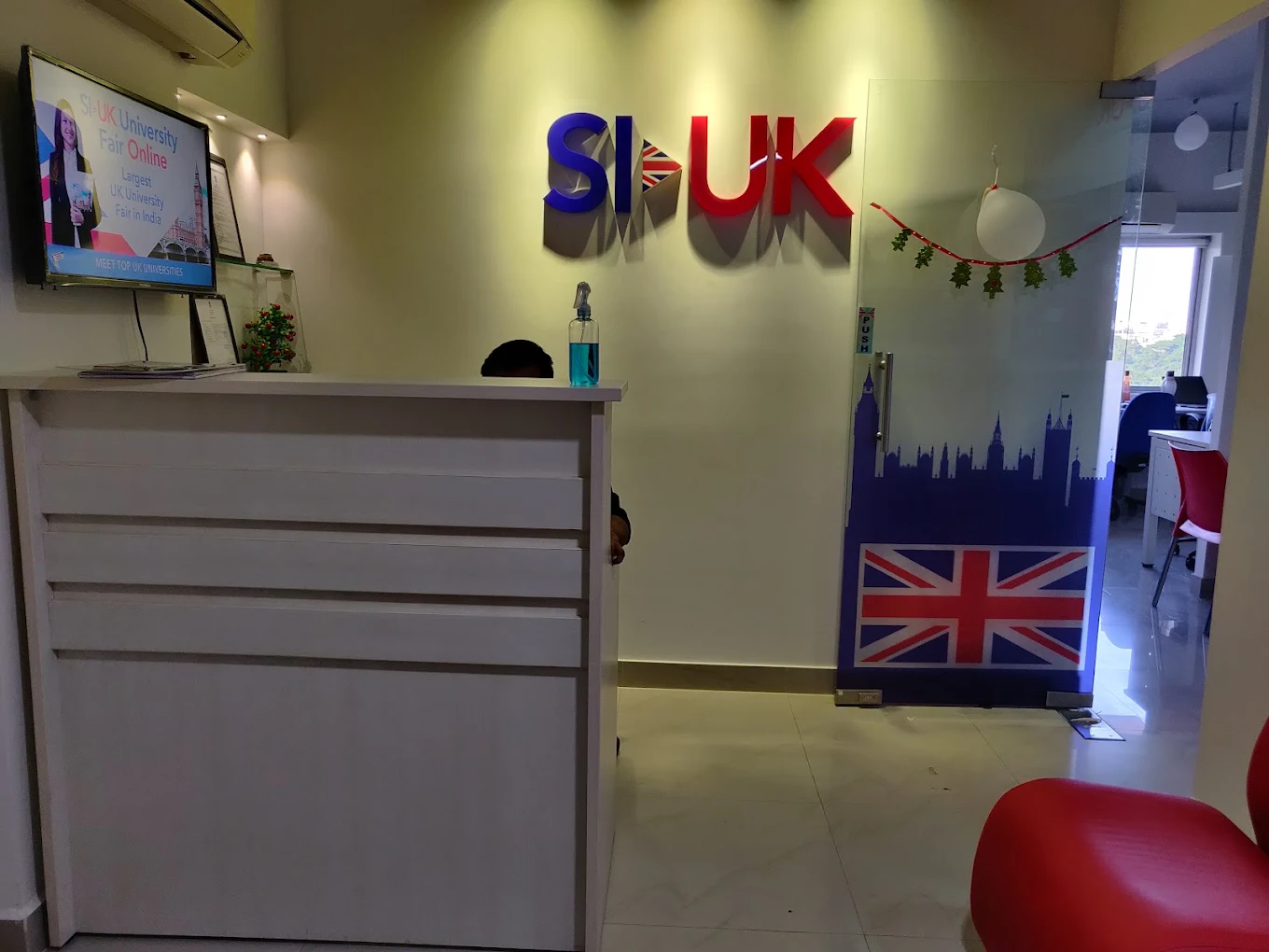 Student studying in a cafe.