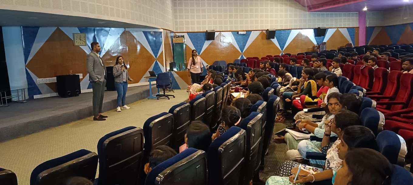 Z1 Study Abroad gallery image 4